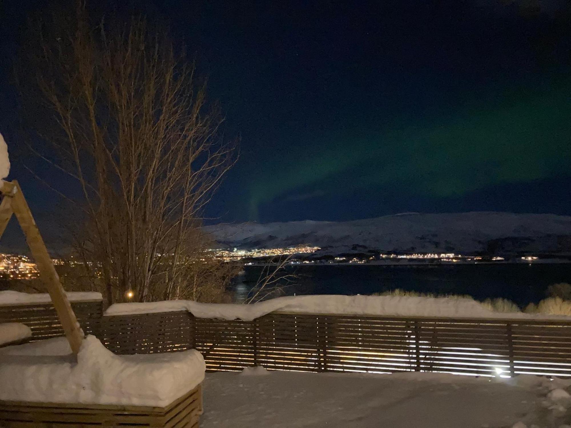 A Place For Aurora In Wintertime And Midnight Sun In Summer-Time! トロムソ エクステリア 写真